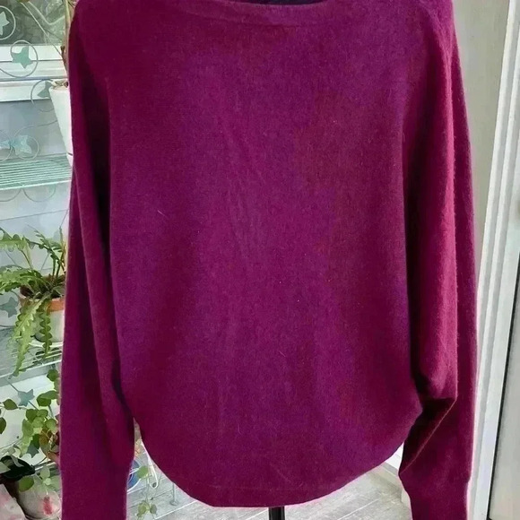 BCBGMaxazria large wool blend sweater and a pretty plum color very soft and cozy - Picture 7 of 9